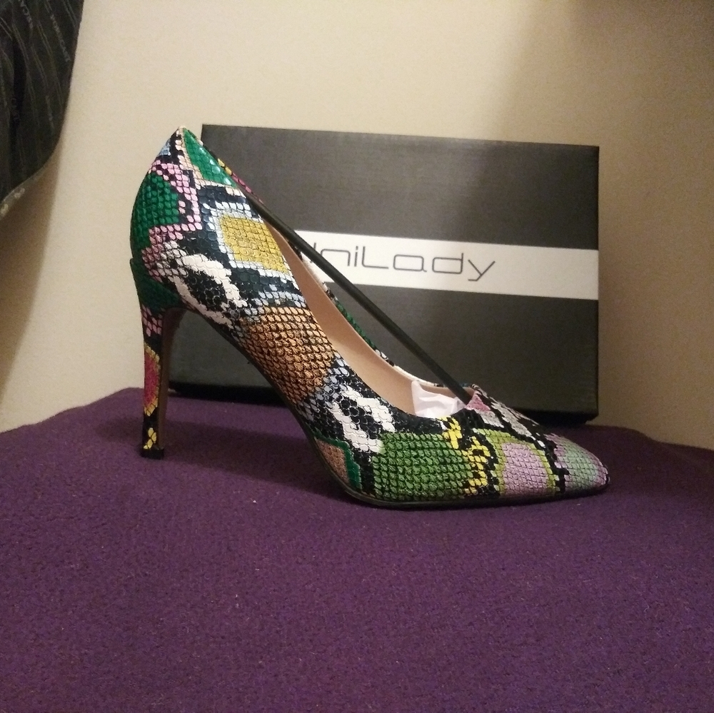 Heels - Picture 2 of 2